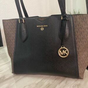 Genuine Michael Kors Leather and Signature Tote Bag.